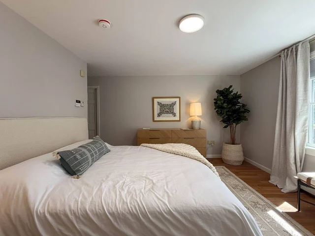 Bedroom 4 image 1