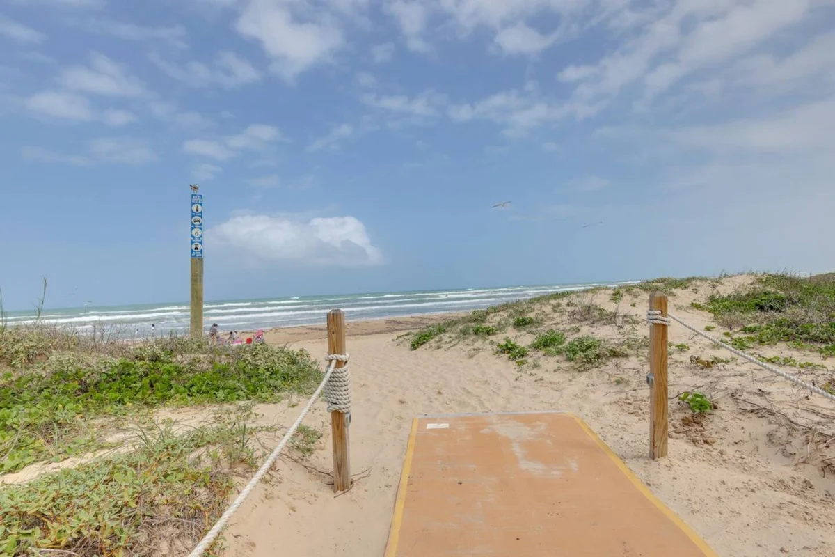 Apartment in South Padre Island property photo 3