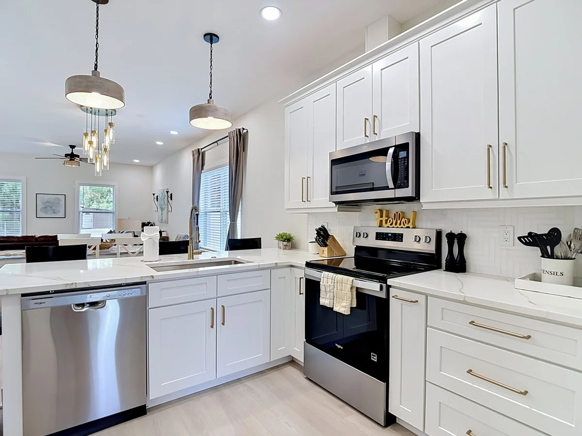Designer 4 BR. Chef's Kitchen. Gazebo Outdoor Retreat. #10