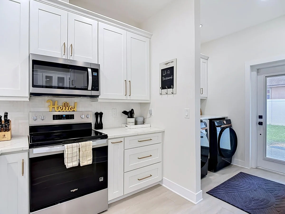 Designer 4 BR. Chef's Kitchen. Gazebo Outdoor Retreat. #12