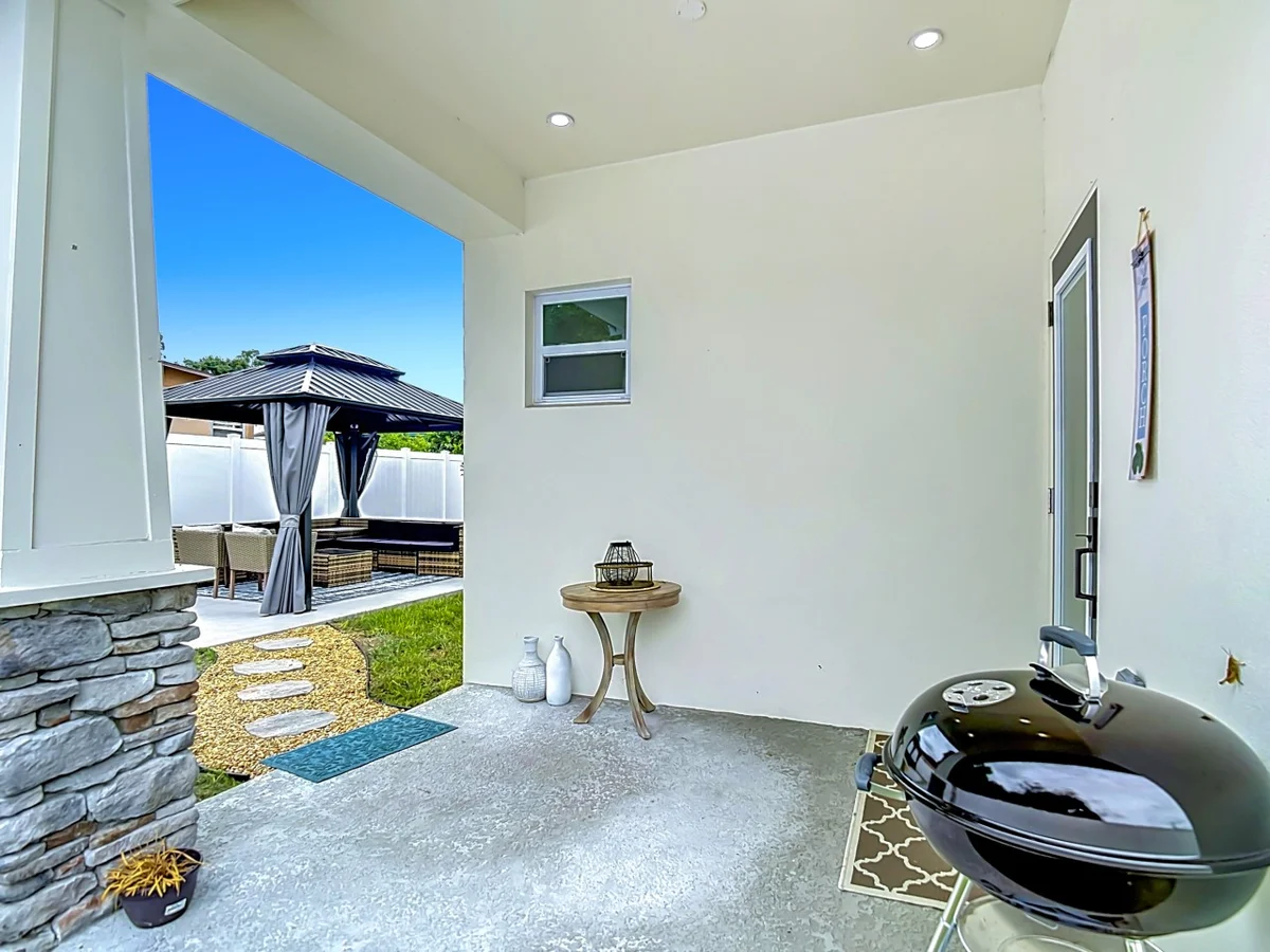 Designer 4 BR. Chef's Kitchen. Gazebo Outdoor Retreat. #33
