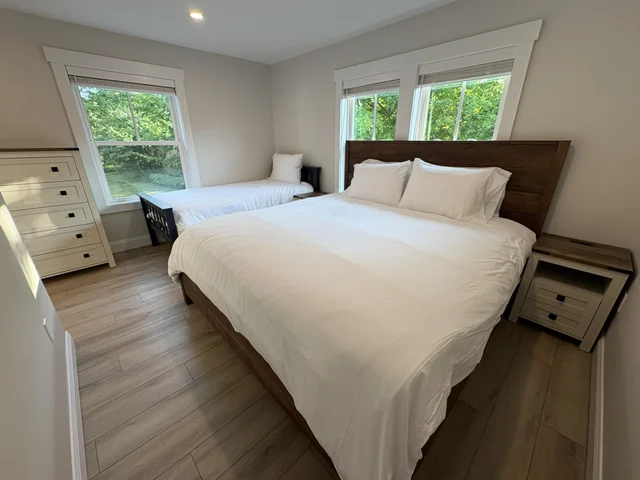 Bedroom 10 image 1
