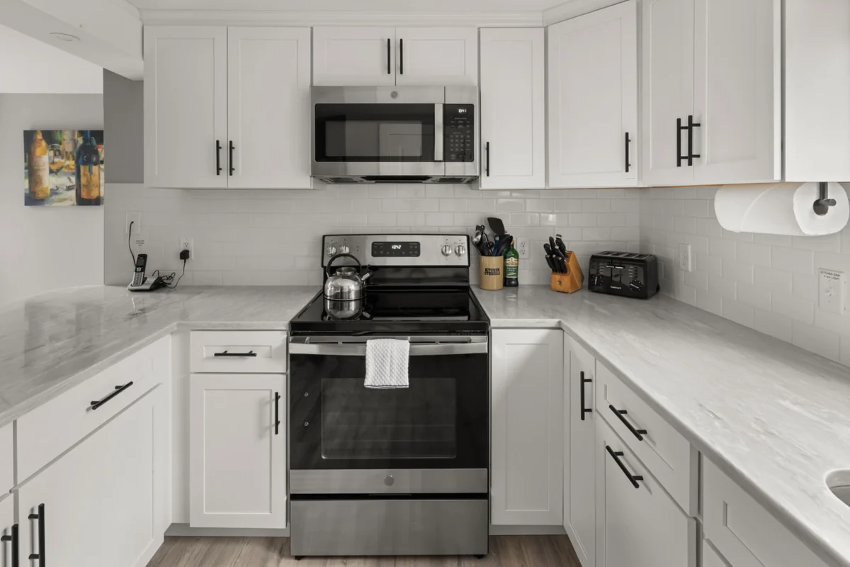 Jay Peak Luxury Tramside Condo | Ski-In/Out | Walk Everywhere | Steps to Waterpark | Dog Friendly #8