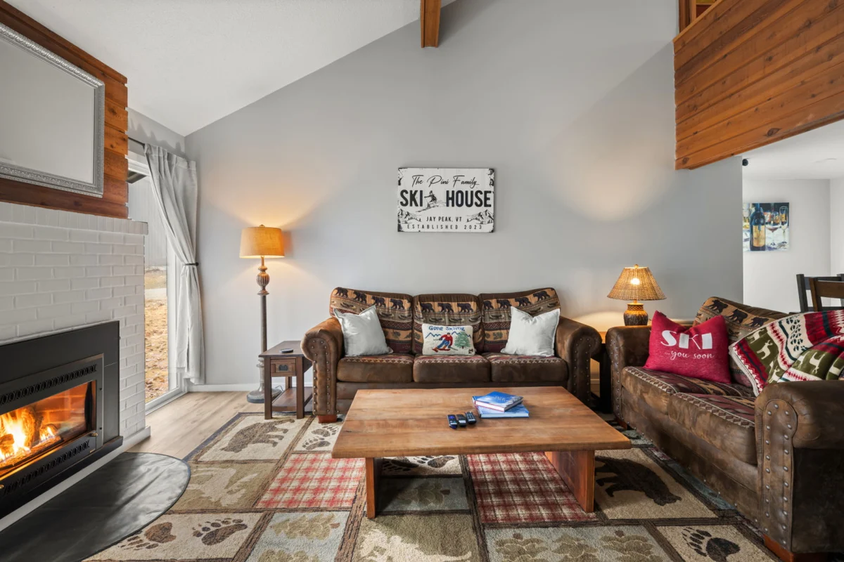 Jay Peak Luxury Tramside Condo | Ski-In/Out | Walk Everywhere | Steps to Waterpark | Dog Friendly #3