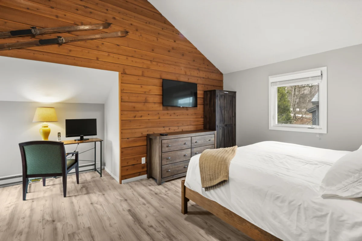 Jay Peak Luxury Tramside Condo | Ski-In/Out | Walk Everywhere | Steps to Waterpark | Dog Friendly #7