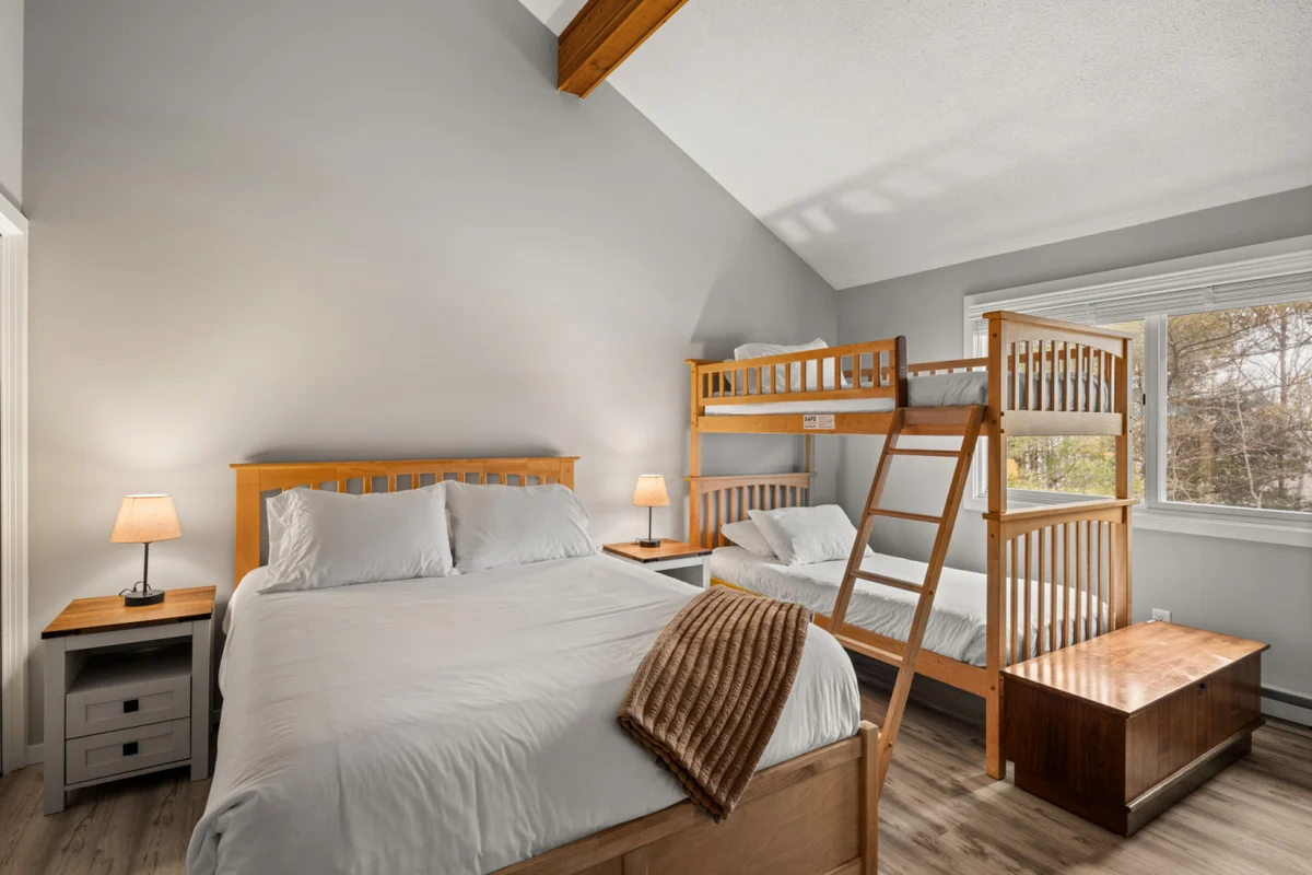 Jay Peak Luxury Tramside Condo | Ski-In/Out | Walk Everywhere | Steps to Waterpark | Dog Friendly #21