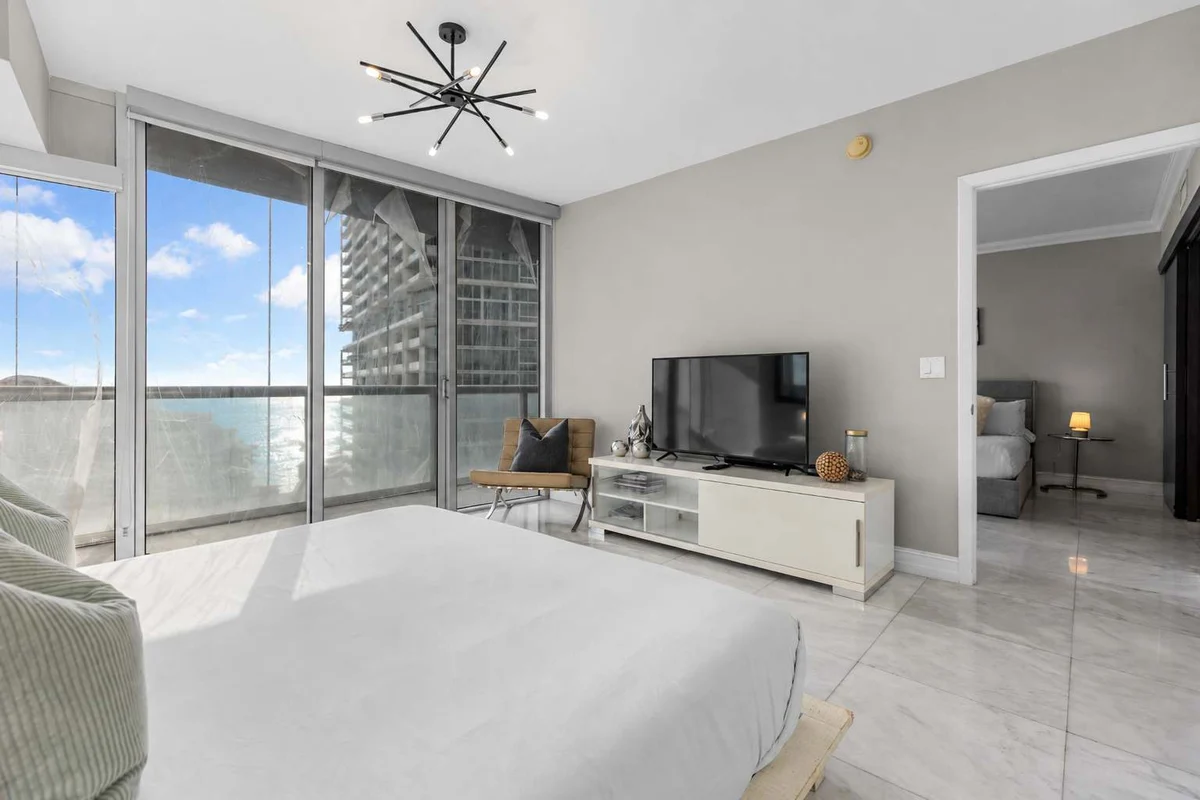 Wander Brickell River