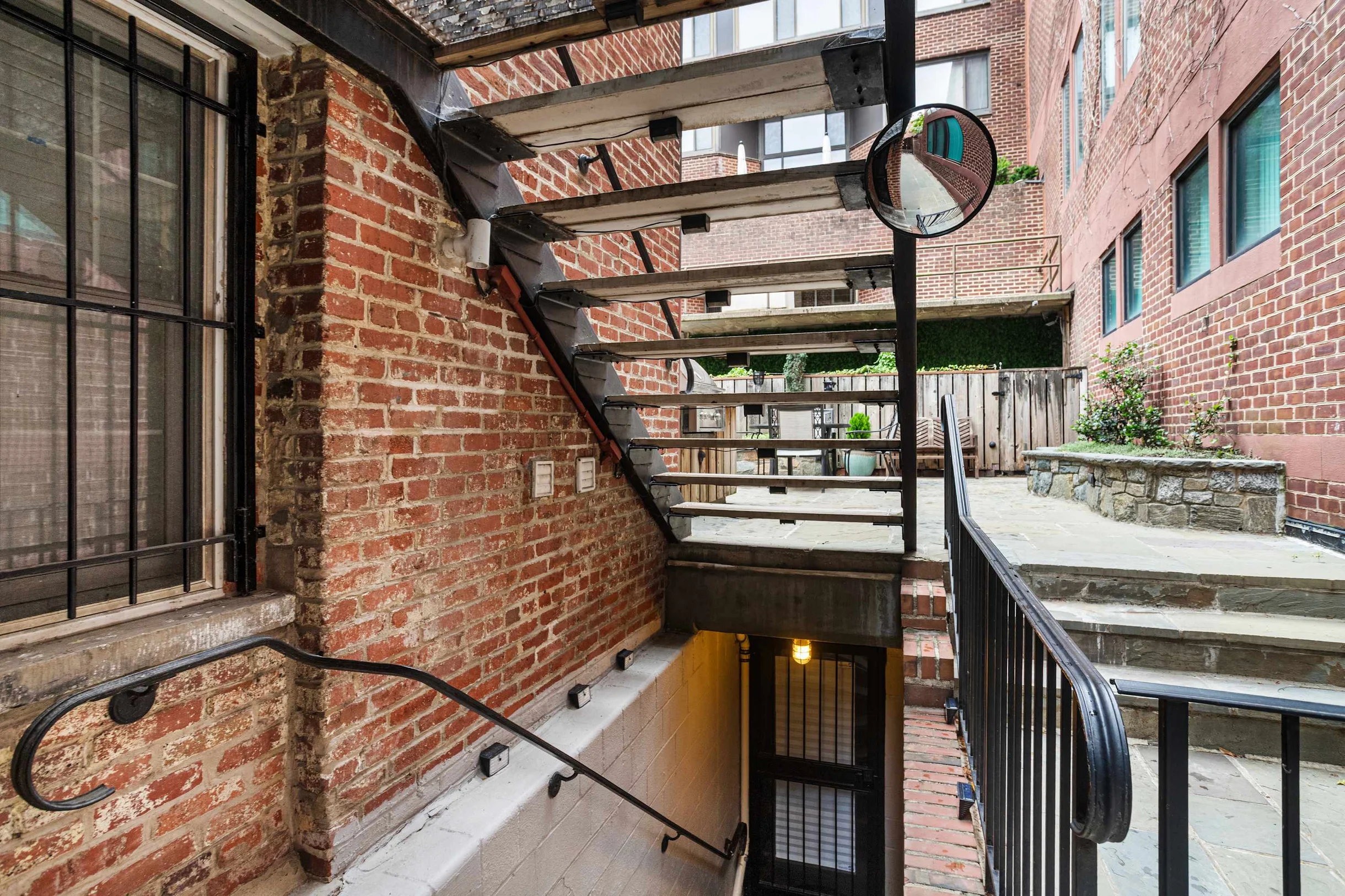 Apartment in District of Columbia property photo 3
