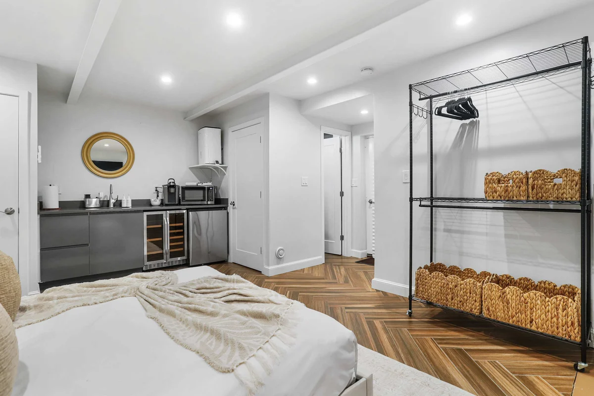 Apartment in District of Columbia property photo 5