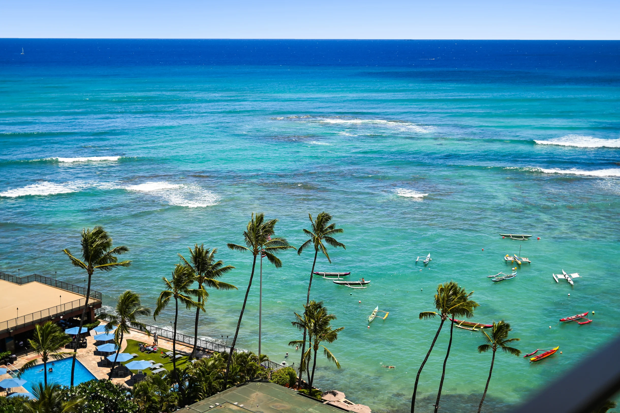 Condo in Honolulu property photo 2