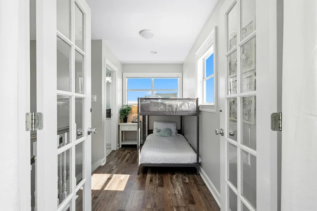 Bedroom 3 image 1