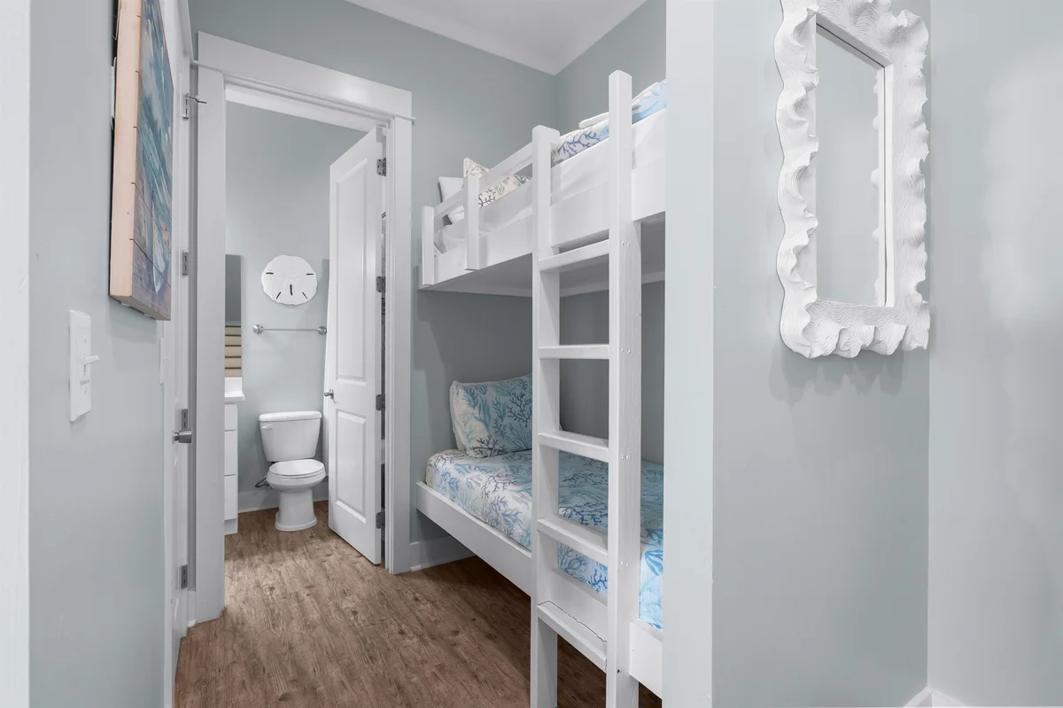 Bedroom 1 image 1