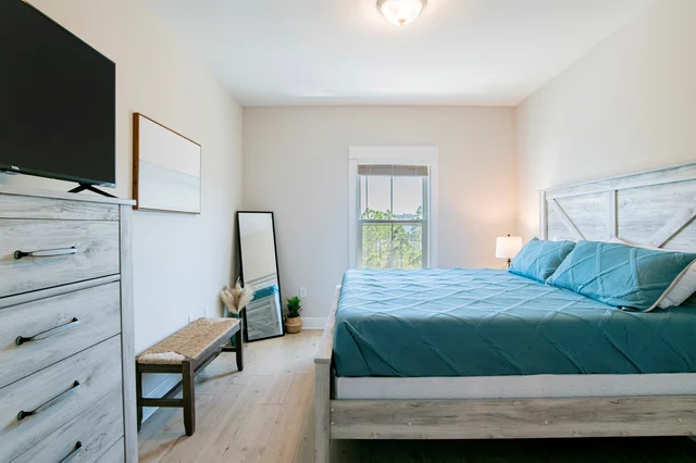 Bedroom 3 image 1