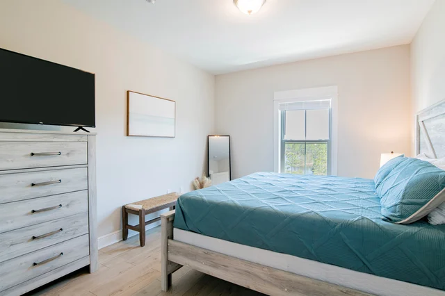 Bedroom 1 image 1