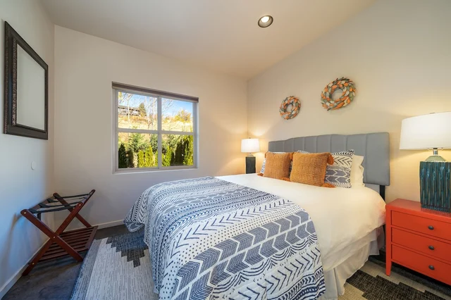 Bedroom 1 image 1