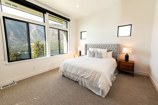 Bedroom 1 image 1