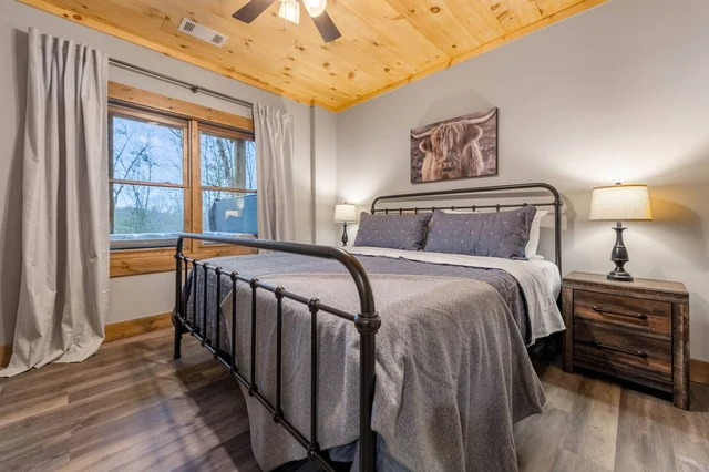 BEDROOM image 1