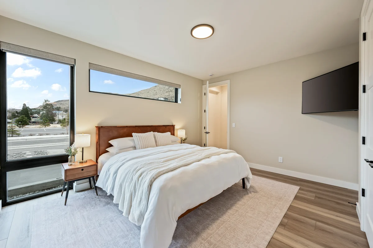 Bedroom 7 image 1