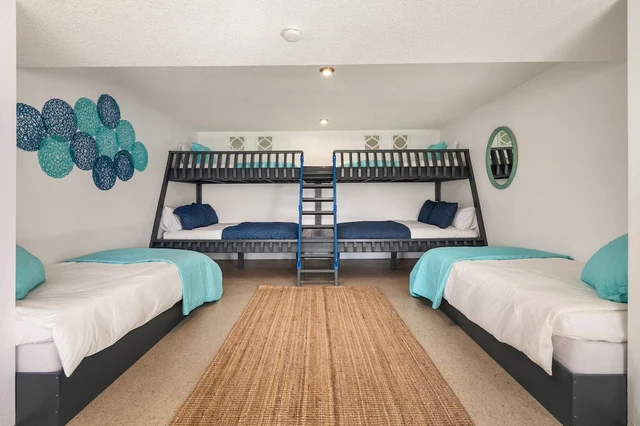 Bedroom 3 image 1