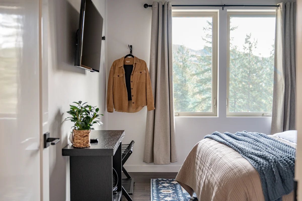 Bedroom 1 image 1