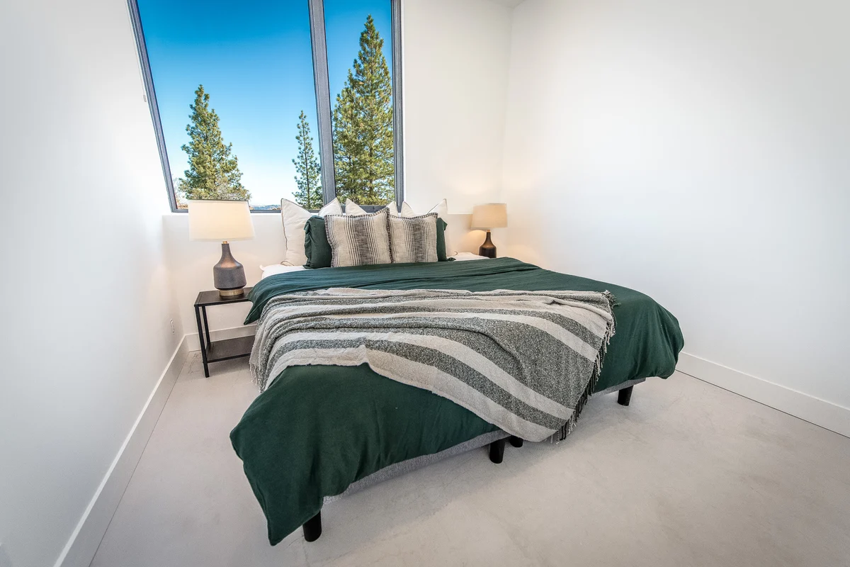 Bedroom 1 image 1