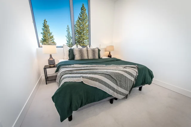 Bedroom 1 image 1