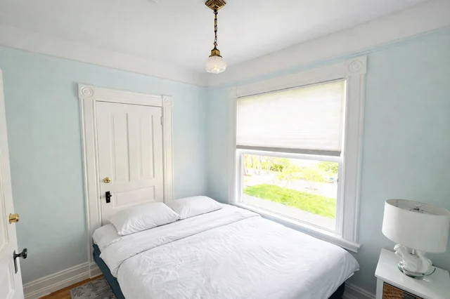 Bedroom 5 image 1