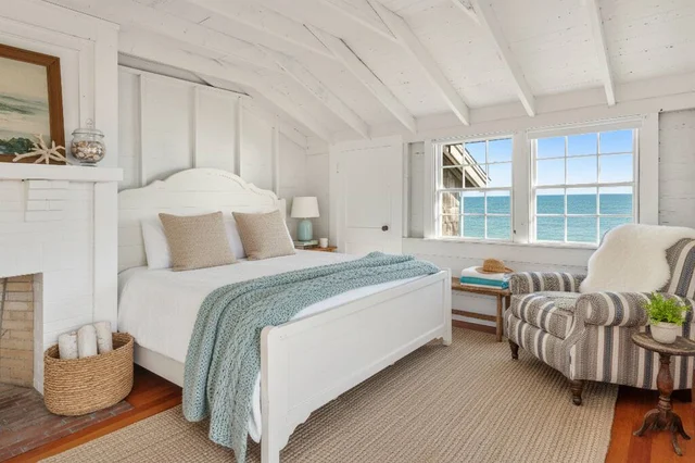 BEDROOM image 1