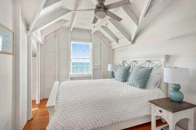 BEDROOM image 1