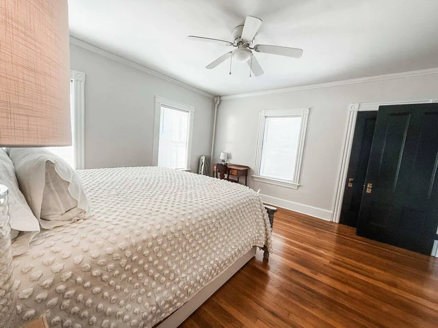 BEDROOM image 1