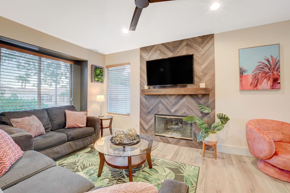 Home in Las Vegas property photo 3