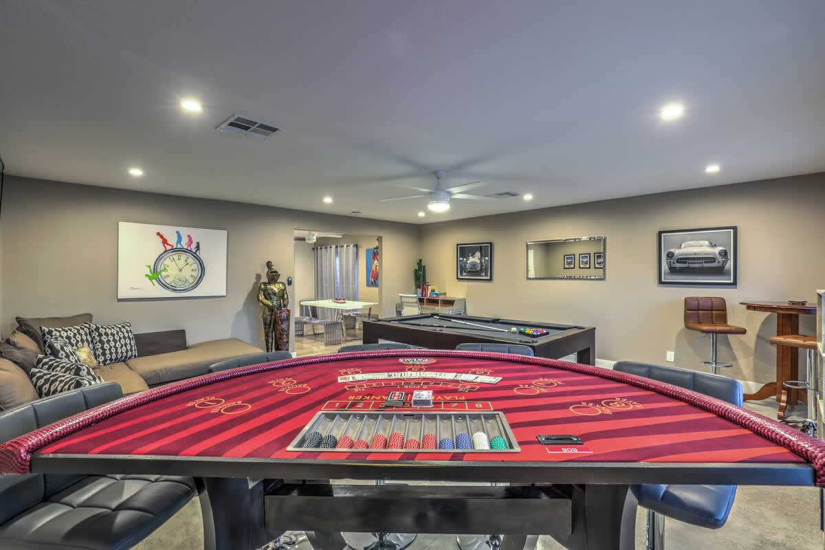 Home in Las Vegas property photo 4