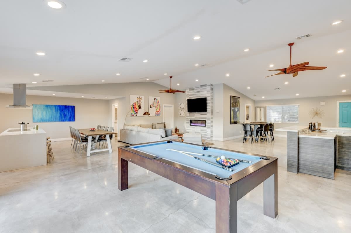 Home in Las Vegas property photo 2