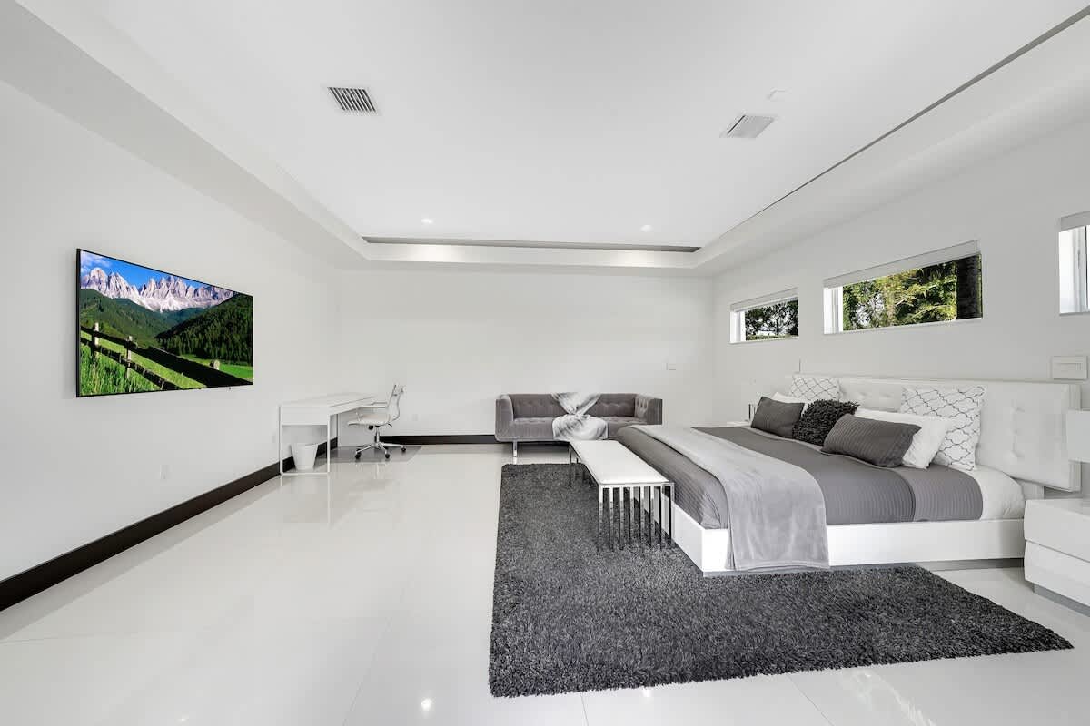 Bedroom image 1
