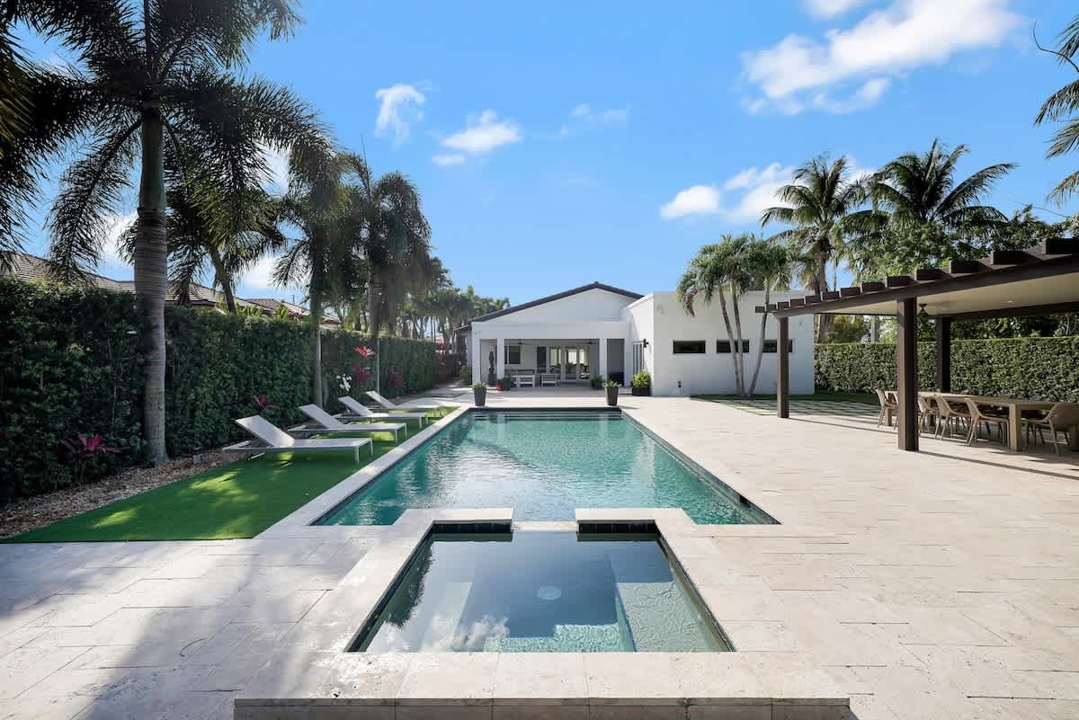 Home in Florida property photo 2