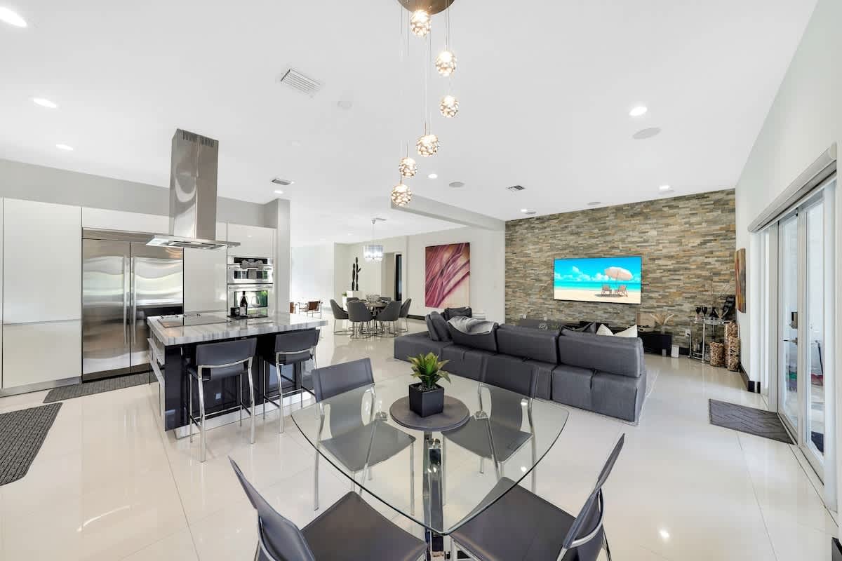 Home in Florida property photo 4