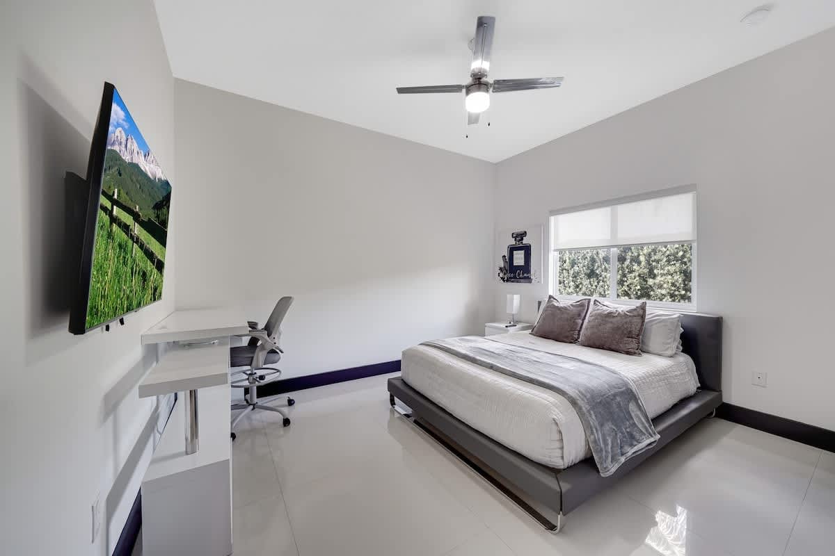 Bedroom image 1