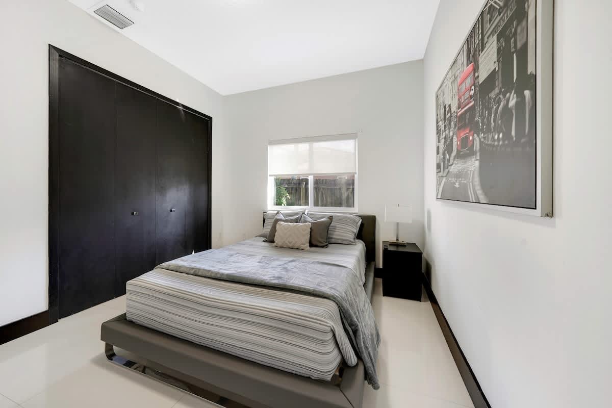 Bedroom image 1