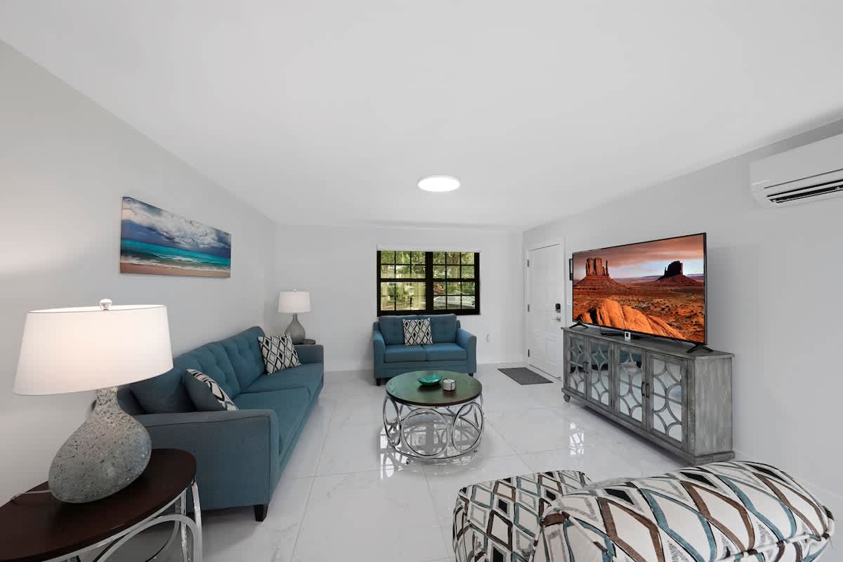 Home in Dania Beach property photo 4