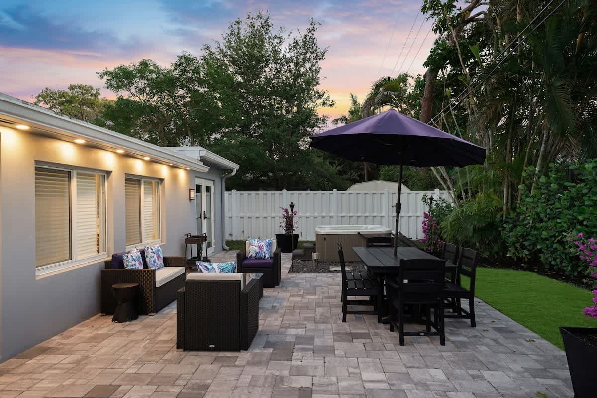 Home in Wilton Manors property photo 2