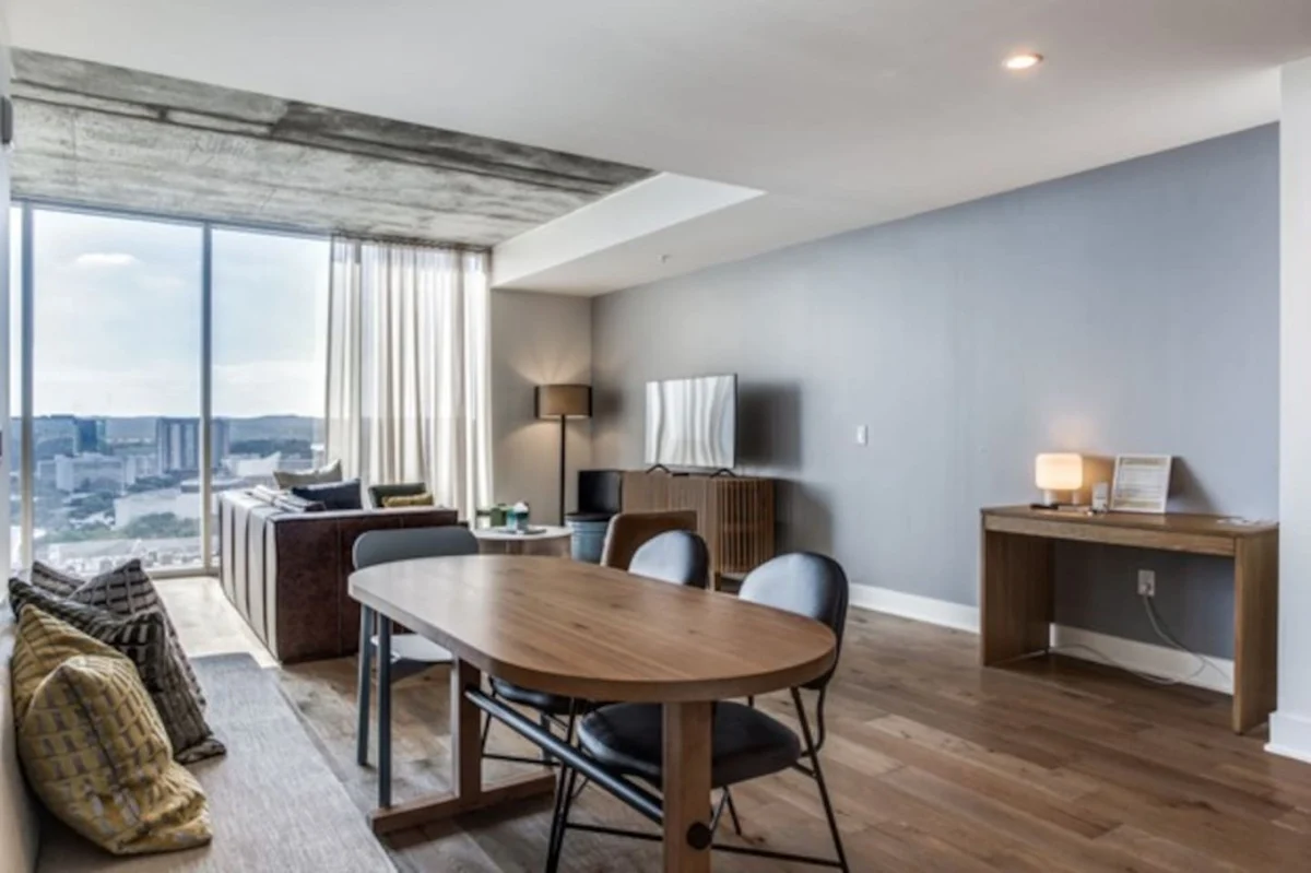 2 BR Lux Panoramic View | Rainey #31