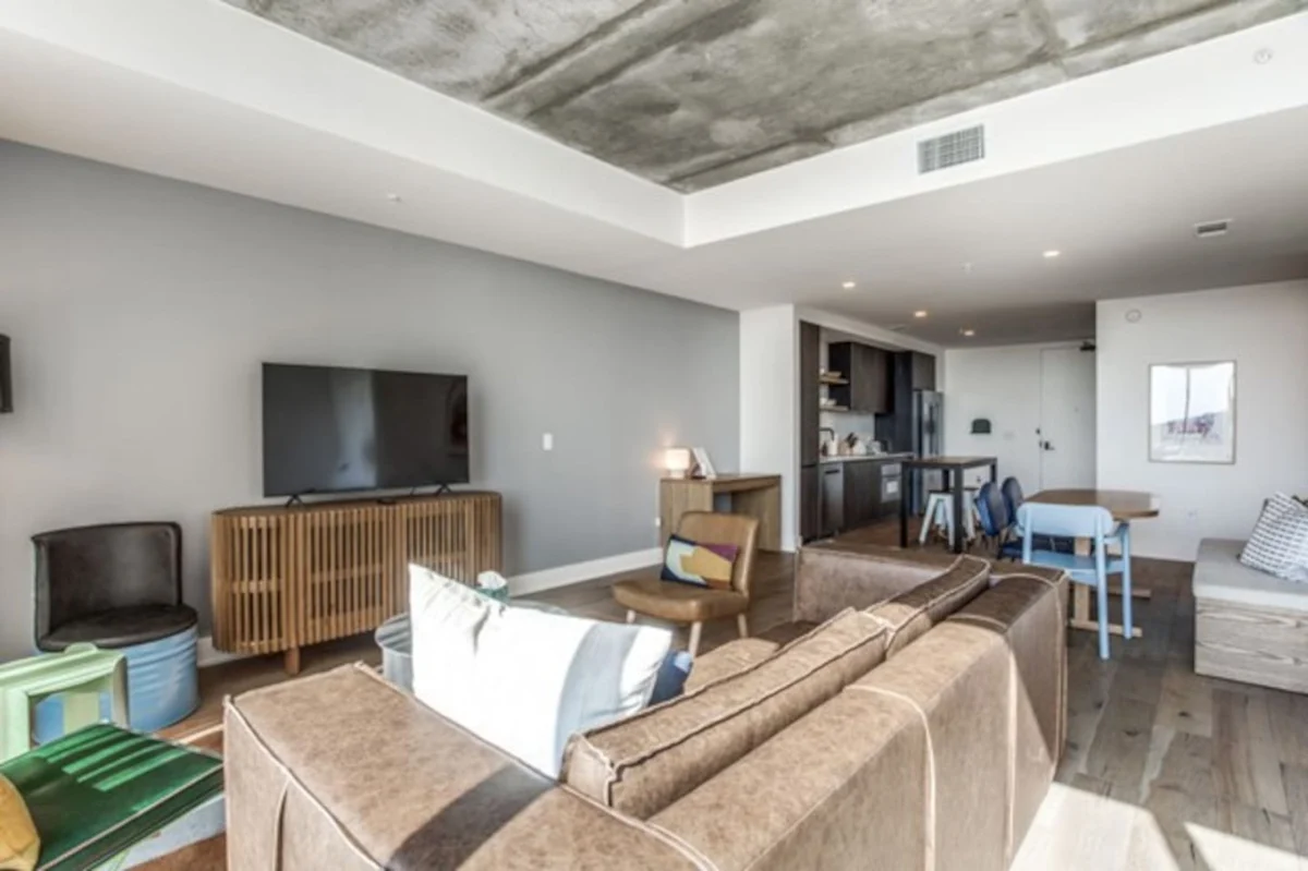 2 BR Lux Panoramic View | Rainey #8