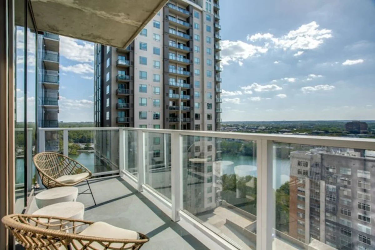 2 BR Lux Panoramic View | Rainey #27