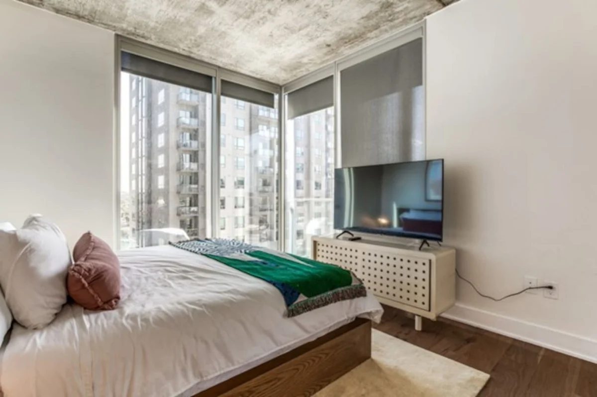 2 BR Lux Panoramic View | Rainey #10