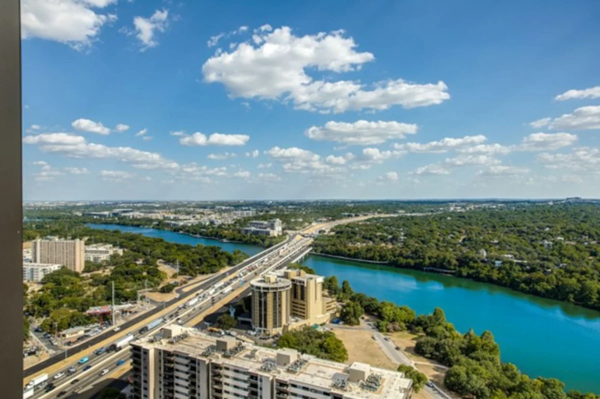 2 BR Lux Panoramic View | Rainey #28
