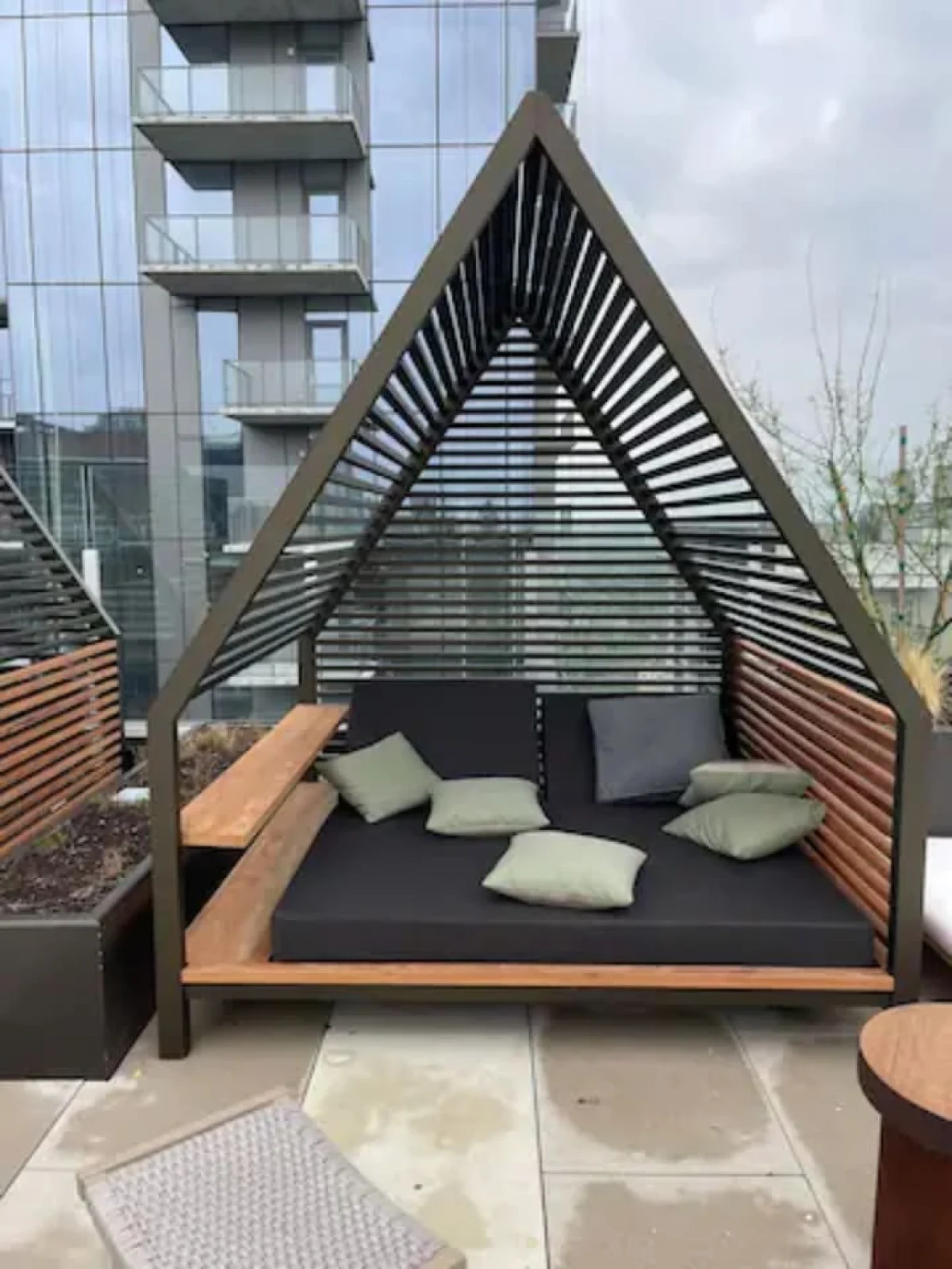 2 BR Lux Panoramic View | Rainey #16