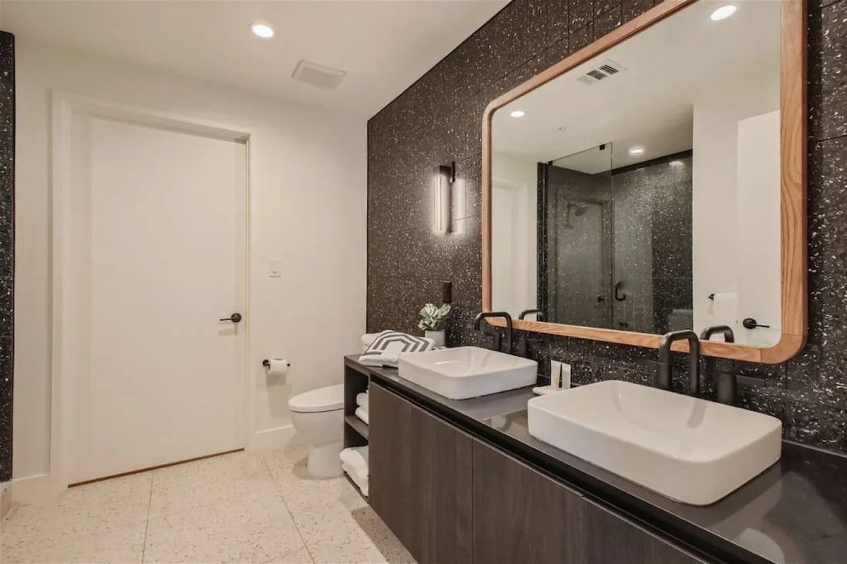 2BD Condo-Rainey St-Best views-RT Pool #9
