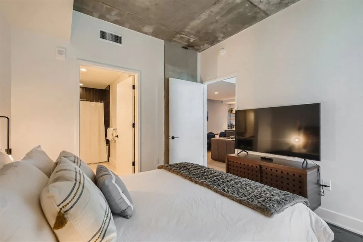 2BD Condo-Rainey St-Best views-RT Pool #20