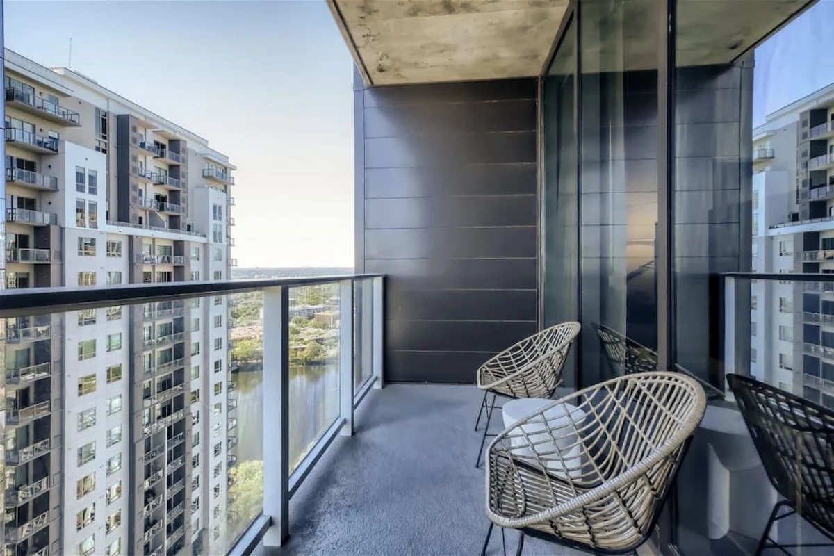 2BD Condo-Rainey St-Best views-RT Pool #28