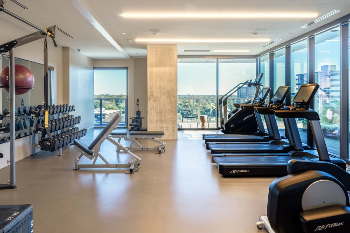 2BR + Luxury +Views +Rooftop pool in Austin #12